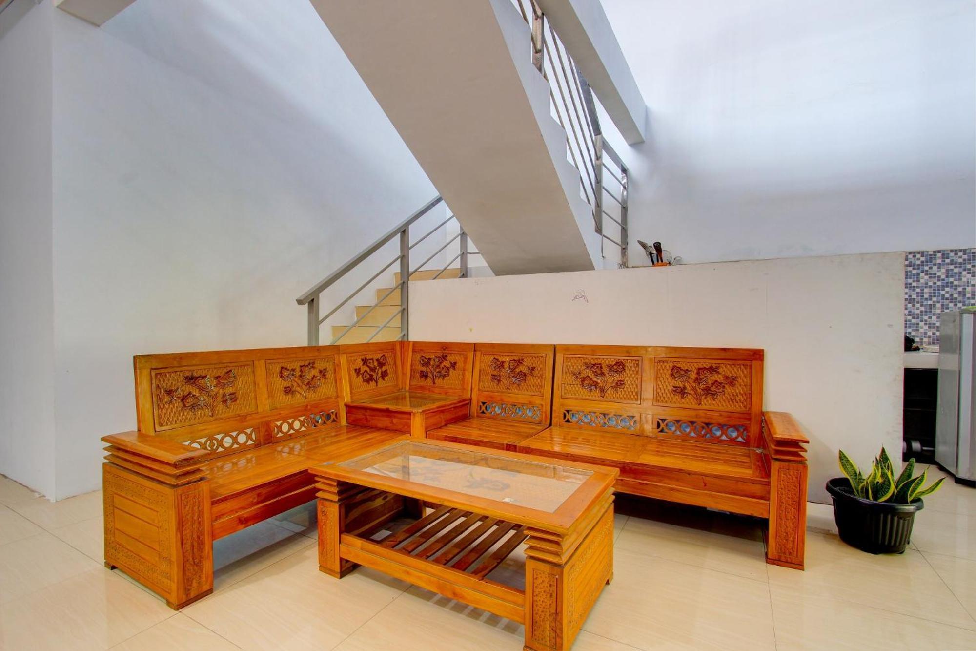 Super Oyo 93012 Griya Kencana Asri Syariah Lawean Exterior foto